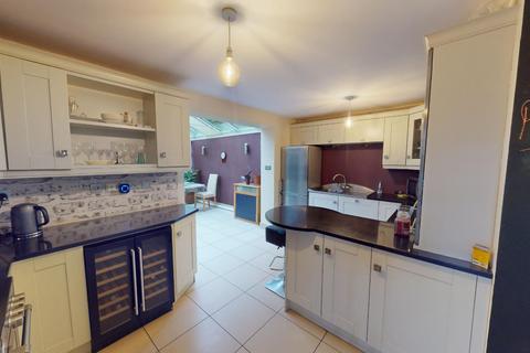 30 Camelot Way, Northampton, NN5 4BG