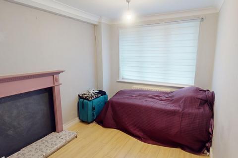 30 Camelot Way, Northampton, NN5 4BG