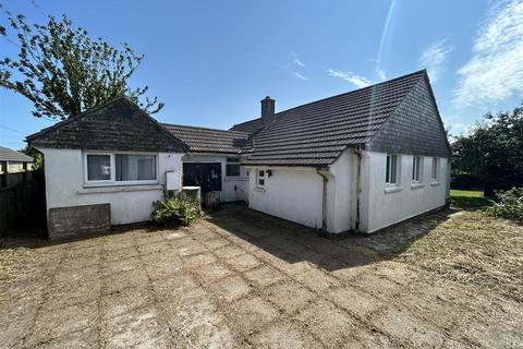 4 bedroom detached bungalow for sale, Tregony