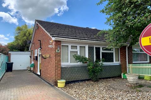 2 bedroom semi-detached bungalow for sale, St. Peters Way, Weedon, Northampton, NN7 4QJ