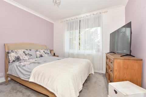 15 Malvern Meadow, Temple Ewell, Dover, CT16 3AH