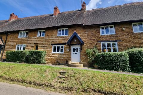 4 bedroom cottage for sale, The Avenue, Flore, Northampton, NN7 4LZ