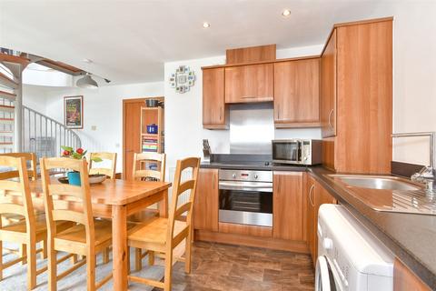 46 Arundel Square, Maidstone, ME15 6HB