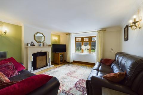 Field Cottage Atterbury Close, West Haddon, Northampton, NN6 7AA