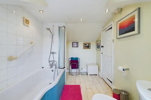 Field Cottage Atterbury Close, West Haddon, Northampton, NN6 7AA