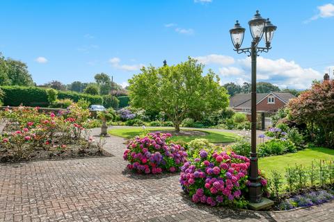 3 bedroom detached house for sale, Thorncliffe House, Ben Bank Road, Silkstone Common, S75