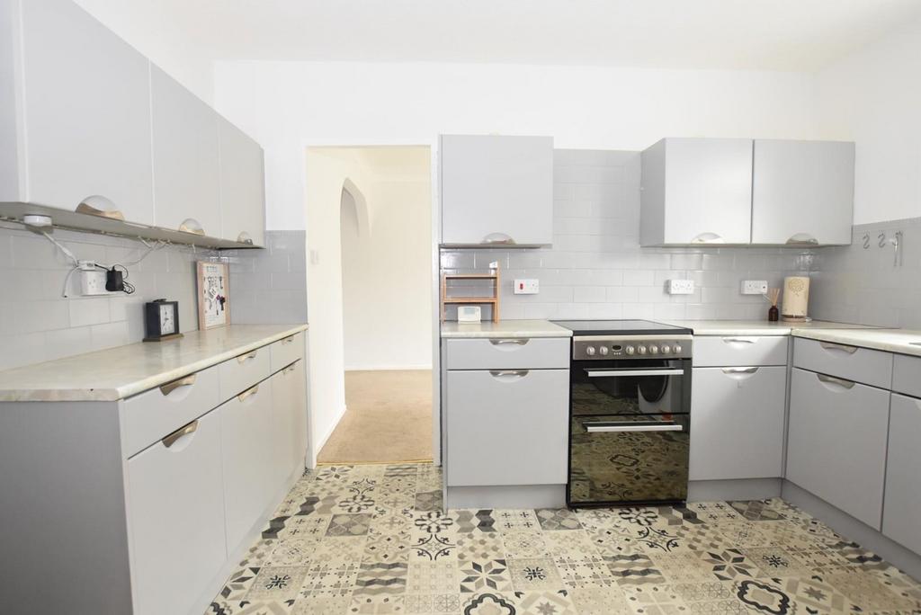 Kitchen 2.JPG
