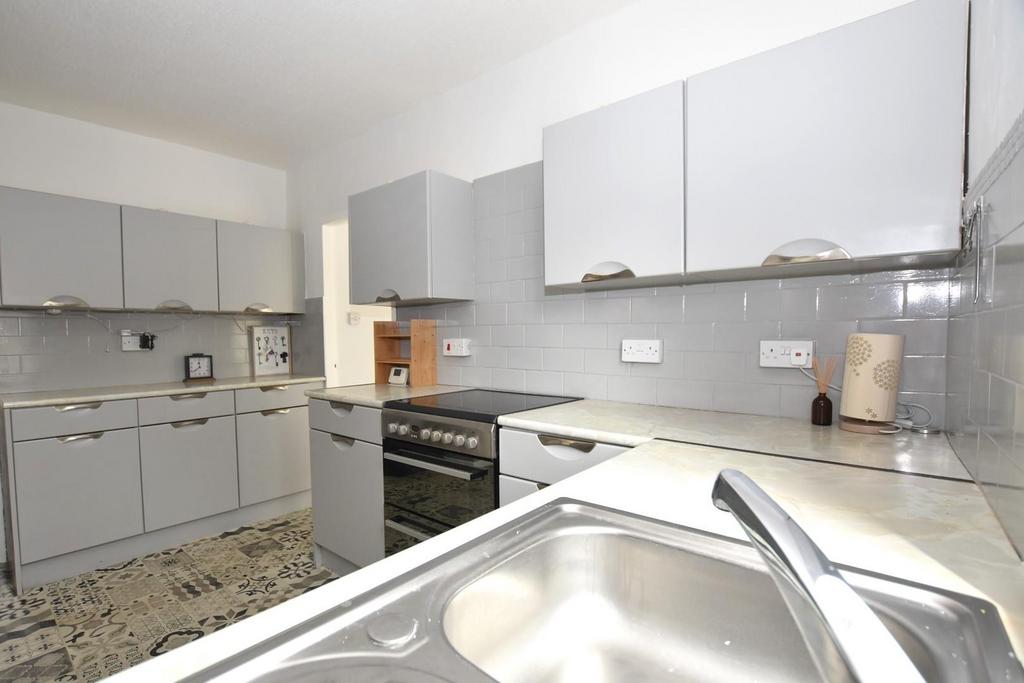 Kitchen 5.JPG