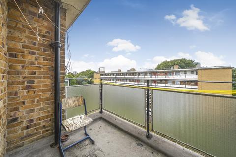 3 bedroom flat for sale, Grove Street, London, SE8