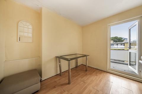 3 bedroom flat for sale, Grove Street, London, SE8