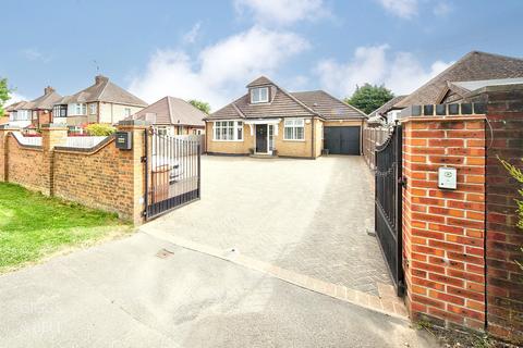 4 bedroom detached bungalow for sale, Barton Road, Luton, Bedfordshire, LU3