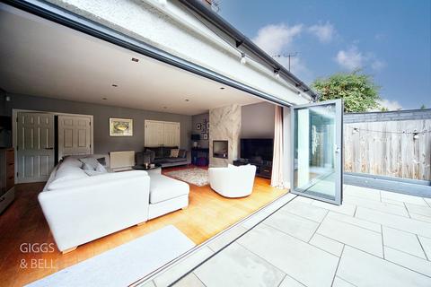222 Barton Road, Luton, LU3 3NH
