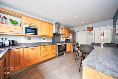 222 Barton Road, Luton, LU3 3NH