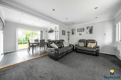 4 bedroom detached house for sale, Bryanstone Avenue, Surrey GU2