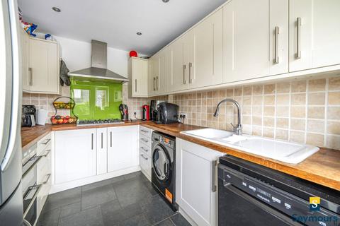 17 Bryanstone Avenue, Guildford, GU2 9UN