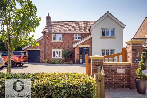 4 bedroom detached house for sale, Woodbastwick Road, Norwich NR13