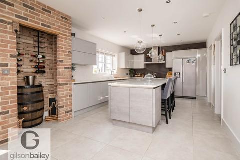 4 bedroom detached house for sale, Woodbastwick Road, Norwich NR13