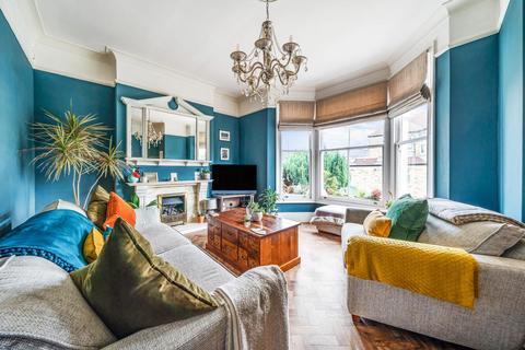 39b Ardoch Road, London, SE6 1SN