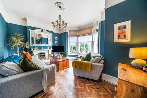 39b Ardoch Road, London, SE6 1SN