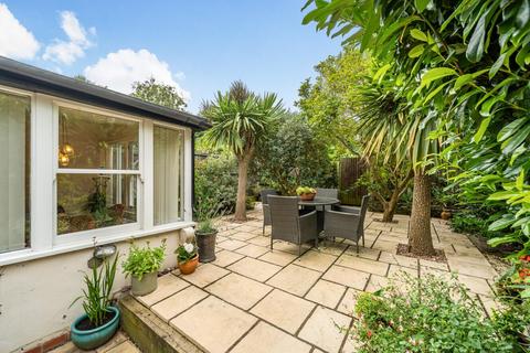 39b Ardoch Road, London, SE6 1SN