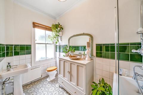 39b Ardoch Road, London, SE6 1SN