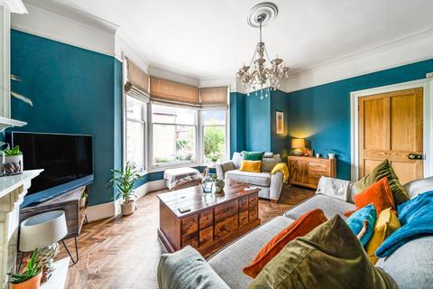 39b Ardoch Road, London, SE6 1SN