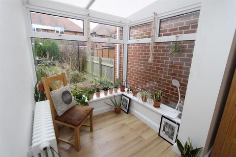 3 bedroom semi-detached house to rent, Park House Road, Merryoaks, Durham