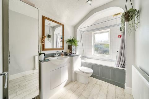 13 Chestnut Grove, Staines-upon-thames, TW18 1DB
