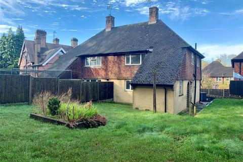 15 Tyndalls, Hindhead, GU26 6AP