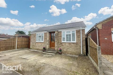 2 bedroom detached bungalow for sale, Highfield Road, March