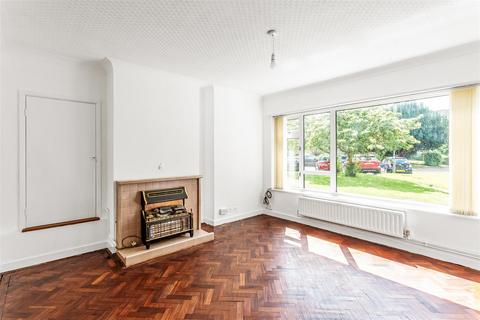 27 Linden Court, Leatherhead, KT22 7JG