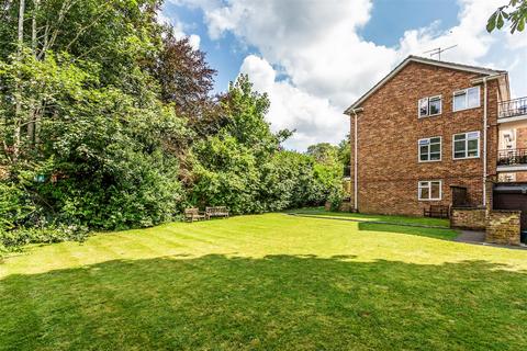 2 bedroom apartment for sale, LINDEN COURT, LEATHERHEAD, KT22