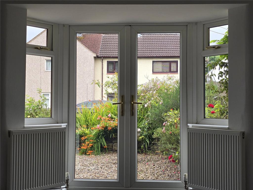 Feature Bay Window