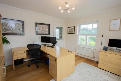 8 Parsonage Croft, Etchingham, TN19 7BY
