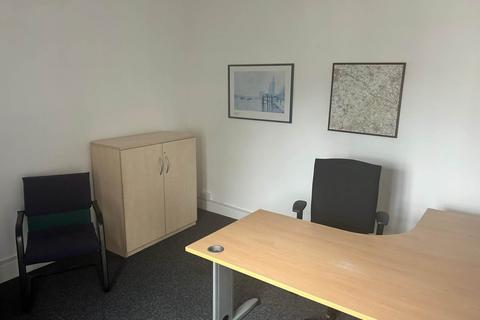 Office to rent, High Street, Watlington