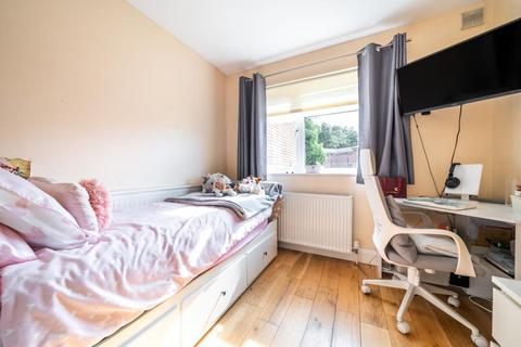 126 Liddell Way, Ascot, SL5 9UZ