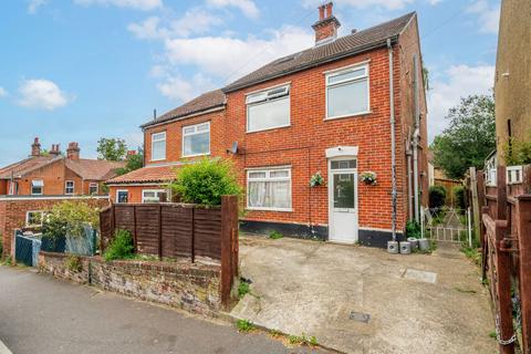 3 bedroom end of terrace house for sale, Junction Road, Norwich