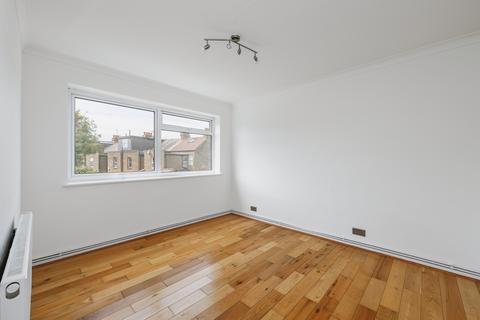 15, Dene Court Cambridge Road, London, W7 3PD