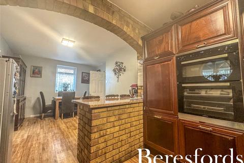 79 Whitchurch Road, Romford, RM3 9EU