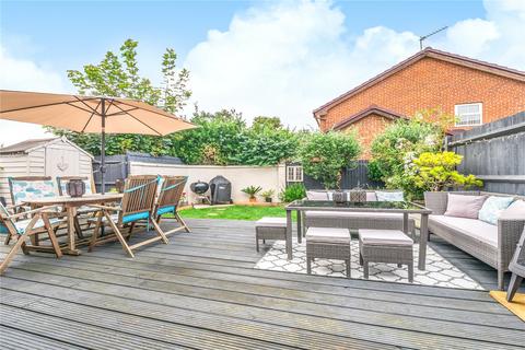 4 bedroom end of terrace house for sale, Thorneycroft Close, Walton-On-Thames, KT12