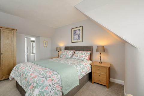 7 Lockhart Place, Hawick, TD9 9JR