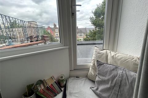 2 bedroom apartment to rent, Green Lanes, Haringey, N8