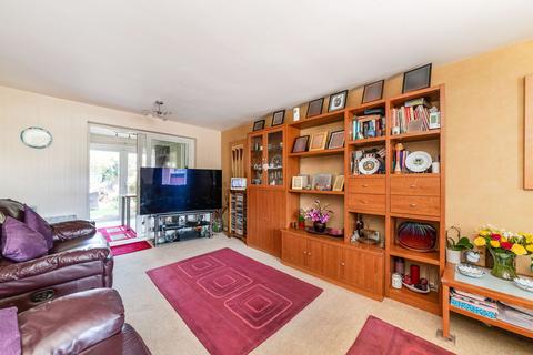 3 Champs Close, Abingdon, OX14 2NB