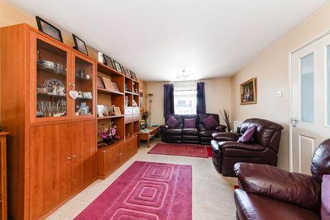3 Champs Close, Abingdon, OX14 2NB