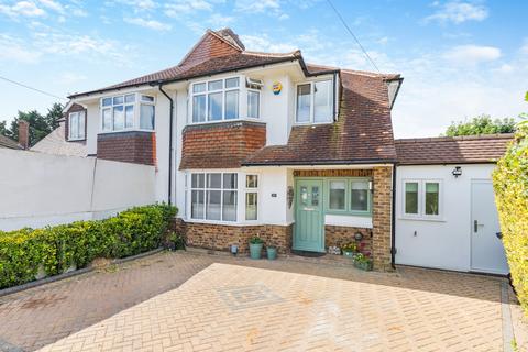 37 Beechwood Close, Amersham, HP6 6QX