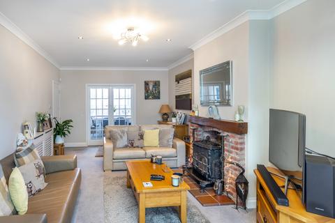 37 Beechwood Close, Amersham, HP6 6QX