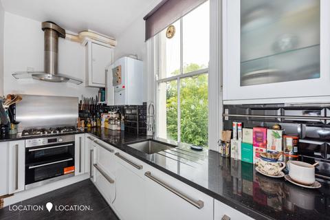 2 bedroom flat for sale, Stavordale Road, London, N5