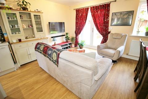 3 bedroom semi-detached house to rent, Foundry Close, Preston, PR25 3RA *APPLY ONLINE*