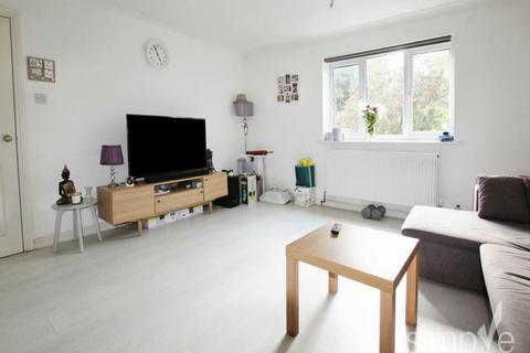 2 bedroom flat to rent, Acer Avenue, Hayes, Middlesex