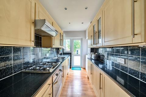 8 Warden Avenue, Harrow, HA2 9LW